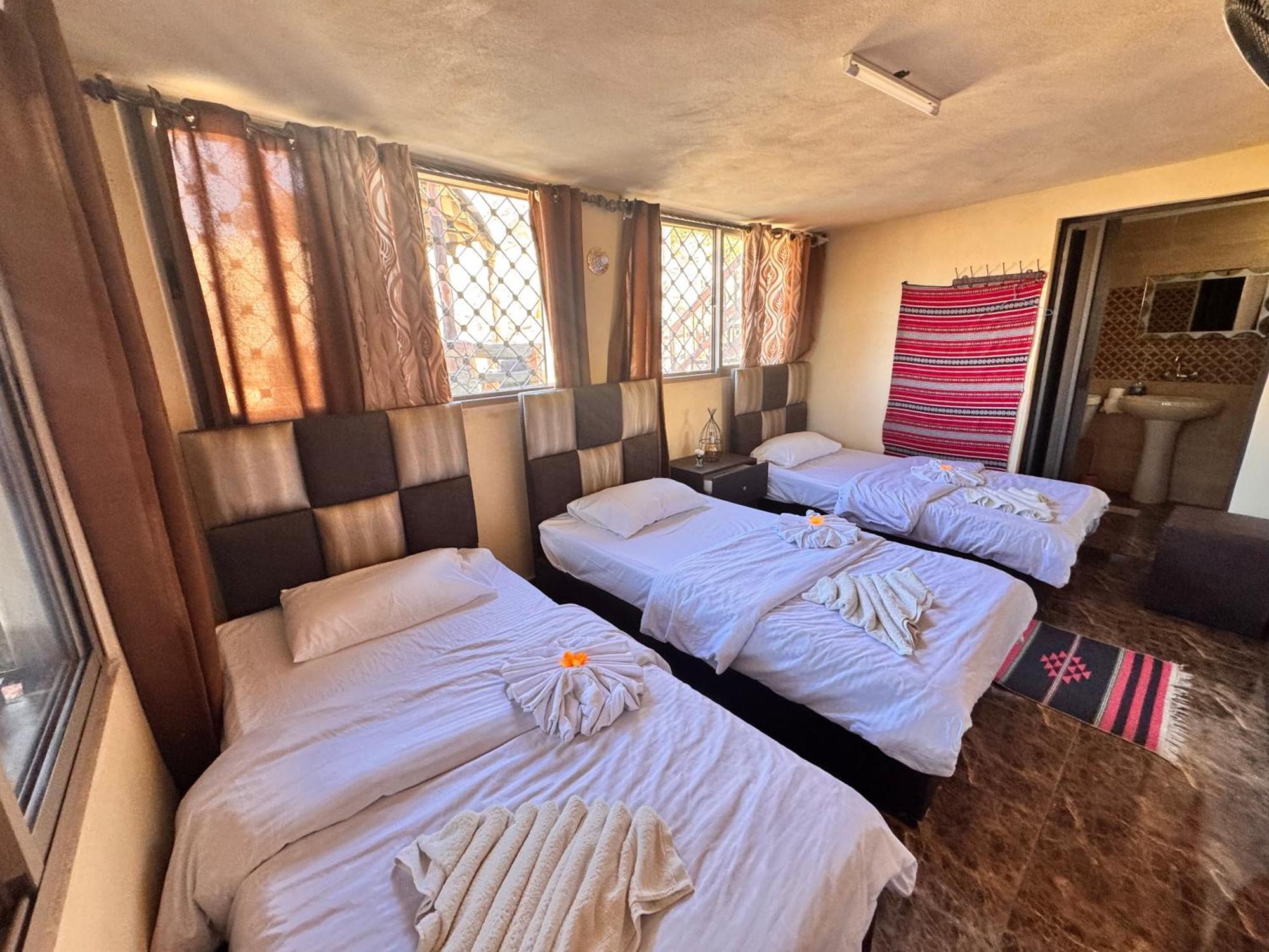 Dana Tower Hotel Habitación foto